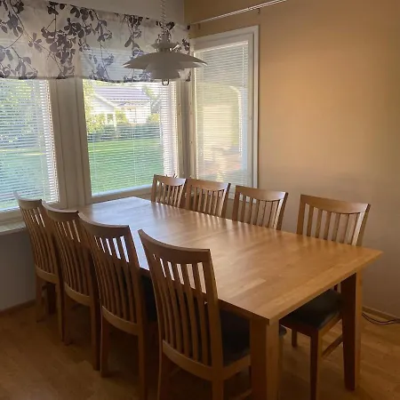 Daire Omakotitalo 4 Makuuhuonetta *