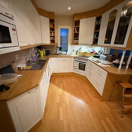 Omakotitalo 4 Makuuhuonetta Appartamento