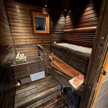 Omakotitalo 4 Makuuhuonetta Rovaniemi