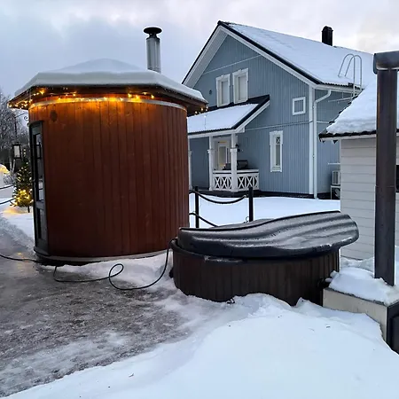 Omakotitalo 4 Makuuhuonetta Daire *